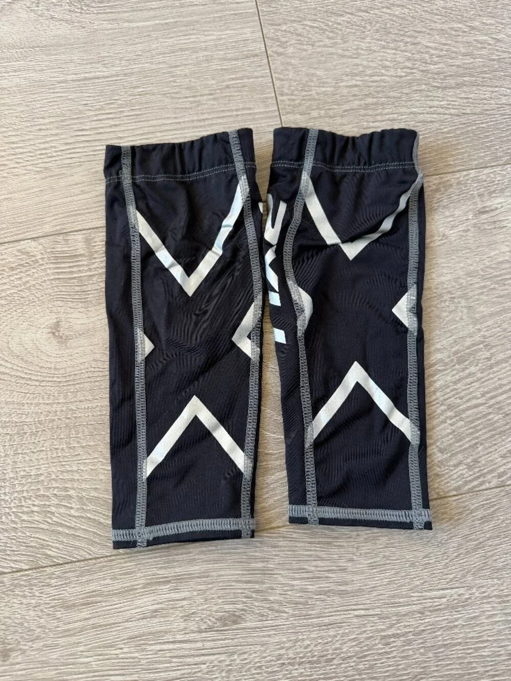 2XU Compression Calf Guards Black Size XS Unisex Pair